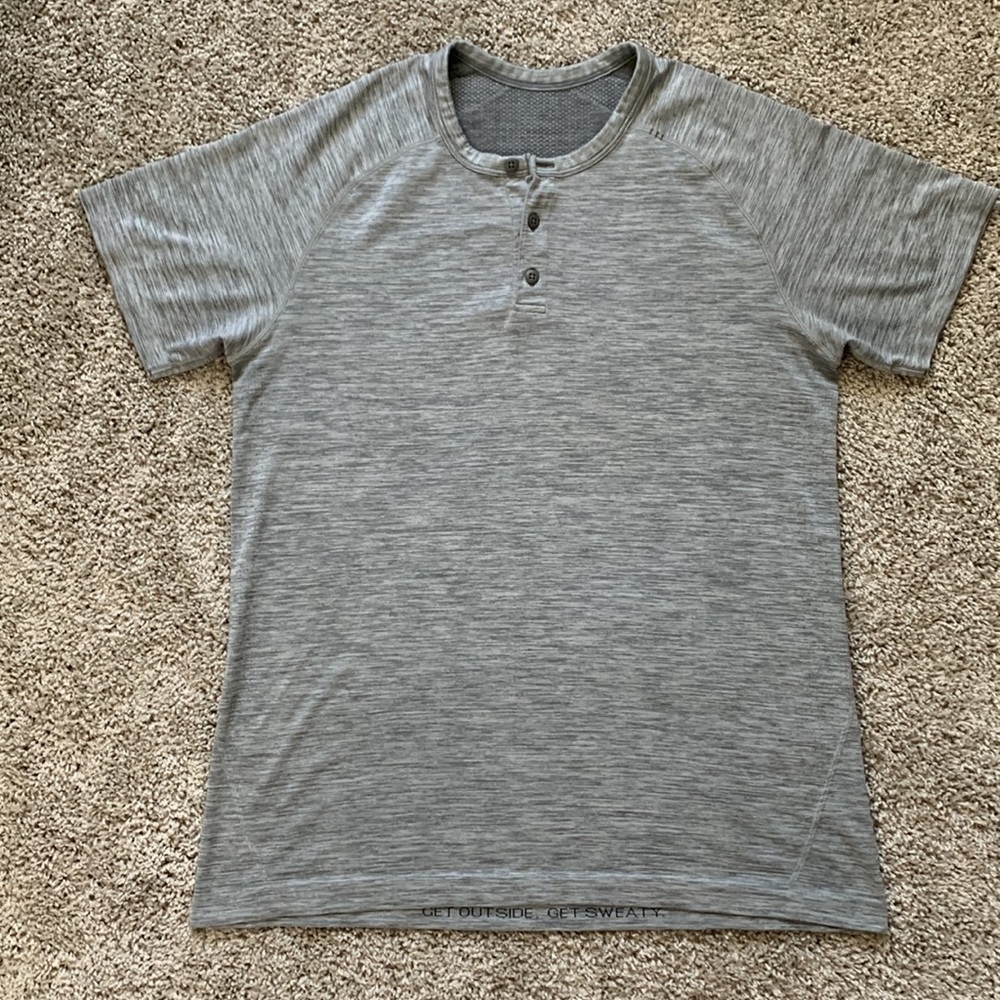 Lululemon gray men’s metal vent tech Henley shirt medium